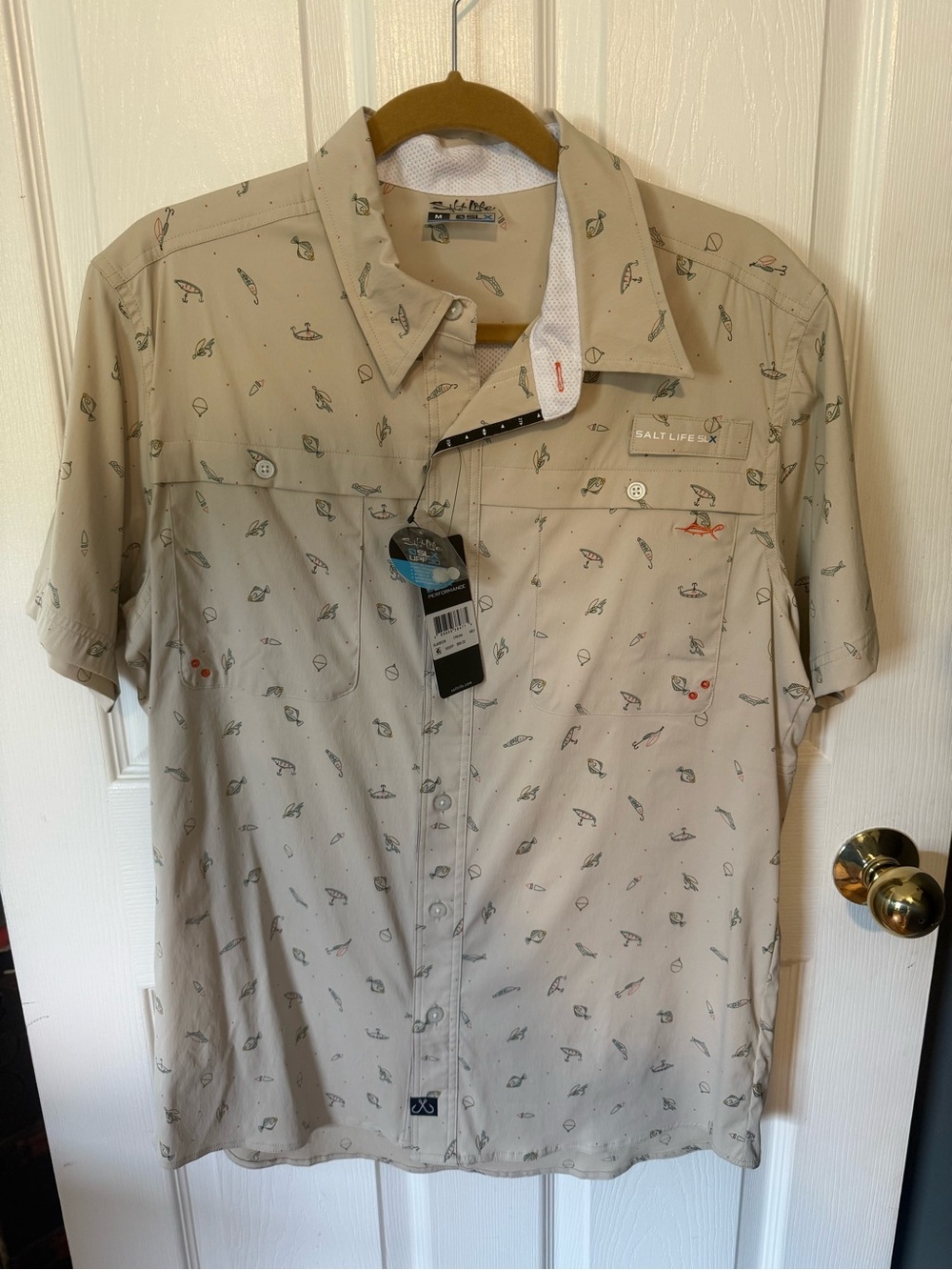 Salt Life Men's Short-Sleeve Performance Shirt - Tan Fish Print